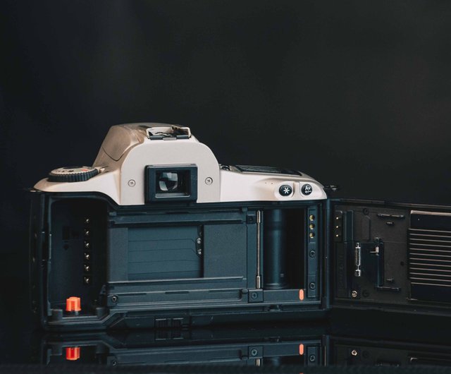 Canon EOS Kiss III #135 film camera - Shop rickphoto Cameras - Pinkoi