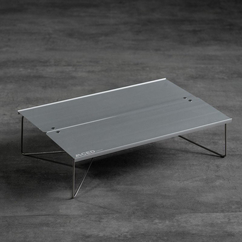 Lightweight aluminum alloy folding table - compact size - comes with storage bag - ชุดเดินป่า - อลูมิเนียมอัลลอยด์ สีเงิน