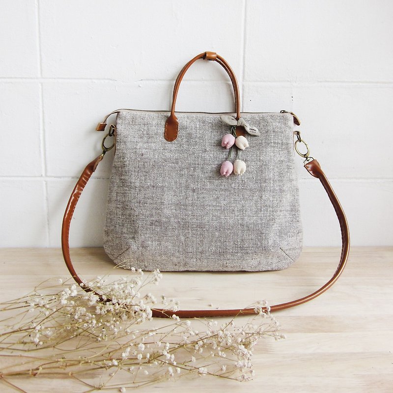 Cross-body Curve Bags Brown Mix White Color with Flower Chains - 側背包/斜背包 - 棉．麻 