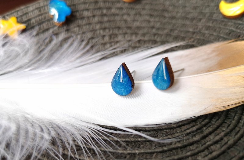 Blue starry sky water drop wooden earrings-earrings earrings wooden anti-allergic Stainless Steel raindrops - Earrings & Clip-ons - Wood Blue