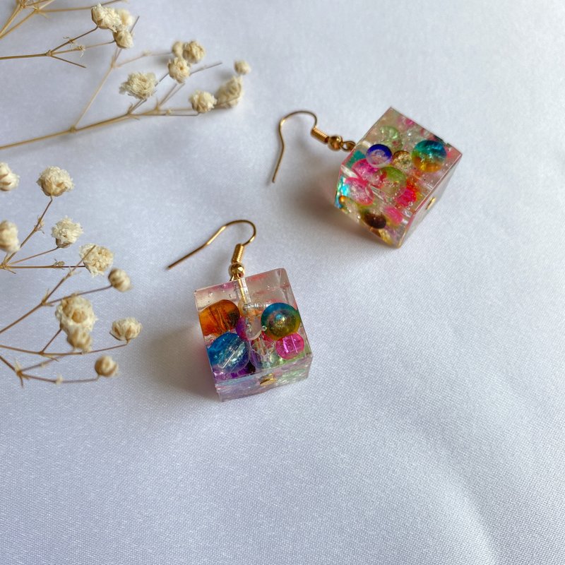 カラフル透明感つき方形ピアス/イヤリング - ピアス・イヤリング - レジン 多色
