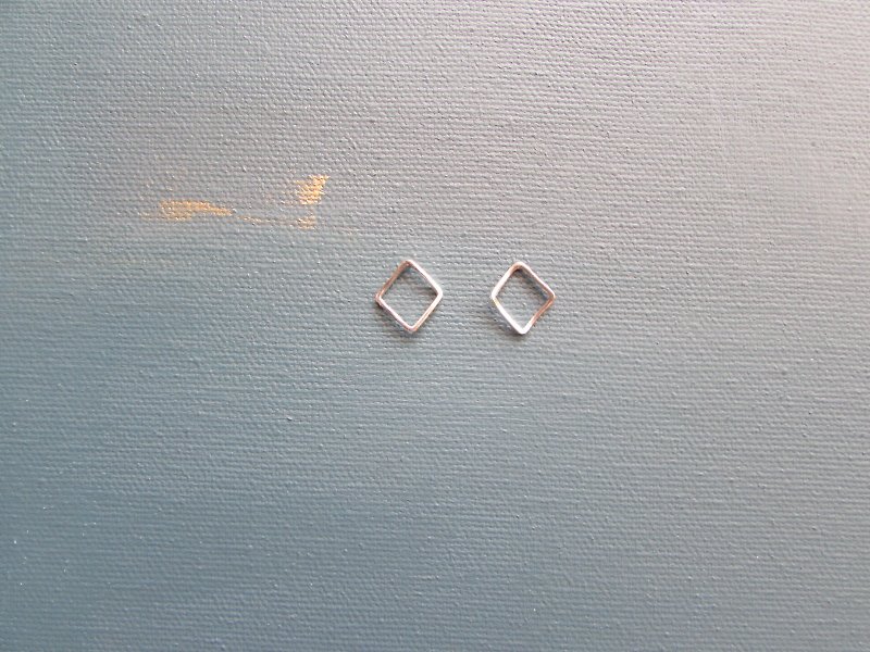 Elegant Diamond Silver Earrings - Classic Geometric Series