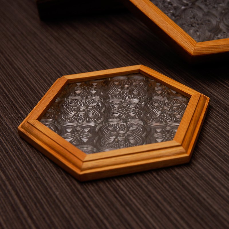 Exclusively made to order. Taiwanese cypress classic crabapple flower embossed glass coaster - Coasters - Wood Brown