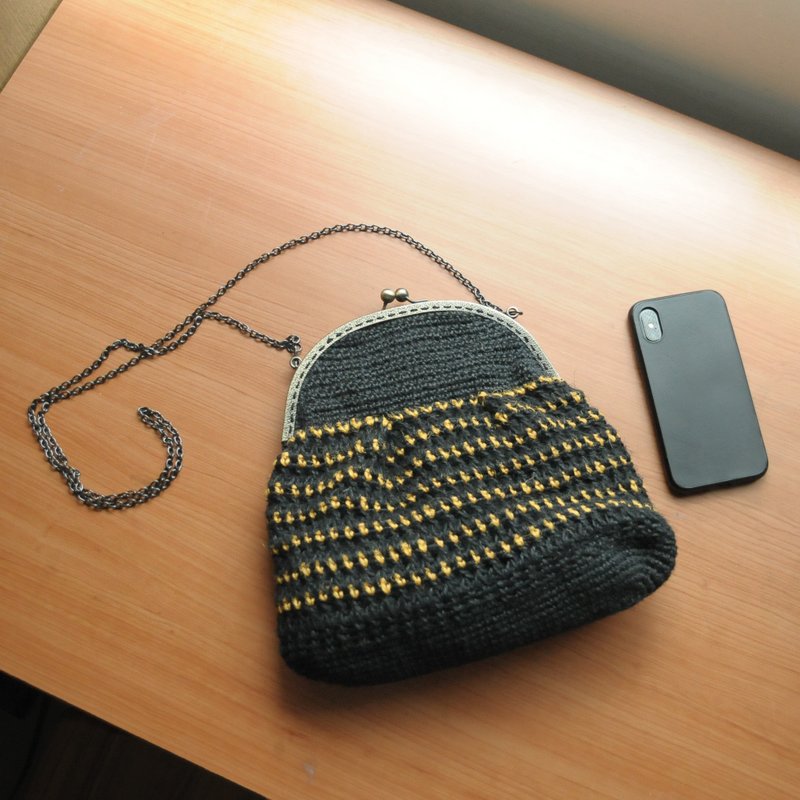 螢火蟲大口金包/麻繩編織/口金大包/編織包 - 側背包/斜背包 - 棉．麻 黑色