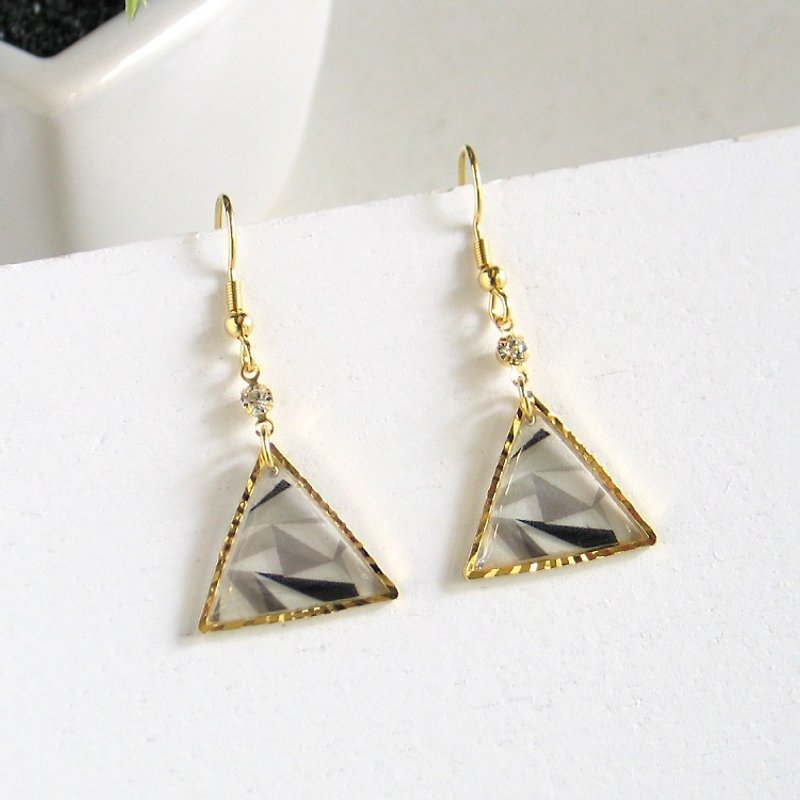 triangle　stained glass　black and white　0204 - ต่างหู - โลหะ สีเทา