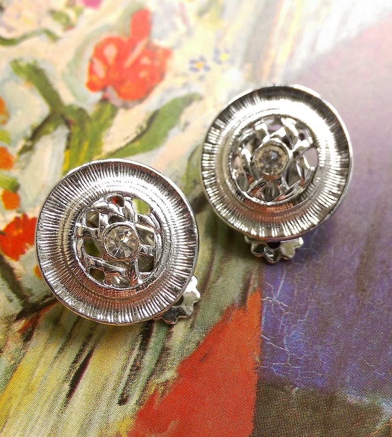 [Western antique jewelry / old age] silver plated white diamond hollow round clip earrings - Earrings & Clip-ons - Other Metals Blue