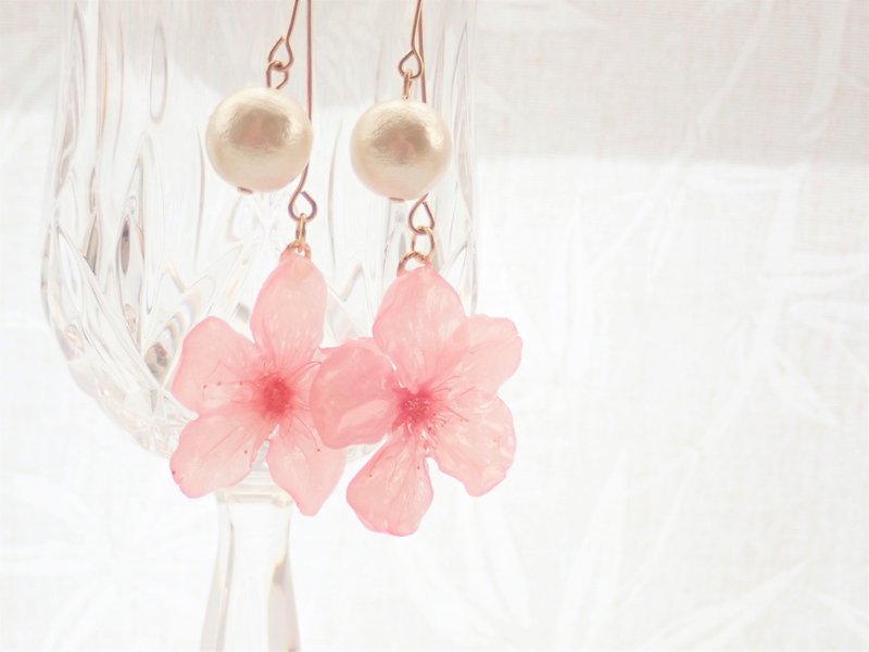 Flower lover real Sakura ✕ cotton pearl earrings Clip-On - Earrings & Clip-ons - Plants & Flowers Pink