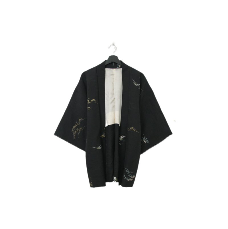 Back to Green-日本黑羽織 金蔥彩繪 松枝 kk-09//vintage kimono - 女大衣/外套 - 絲．絹 