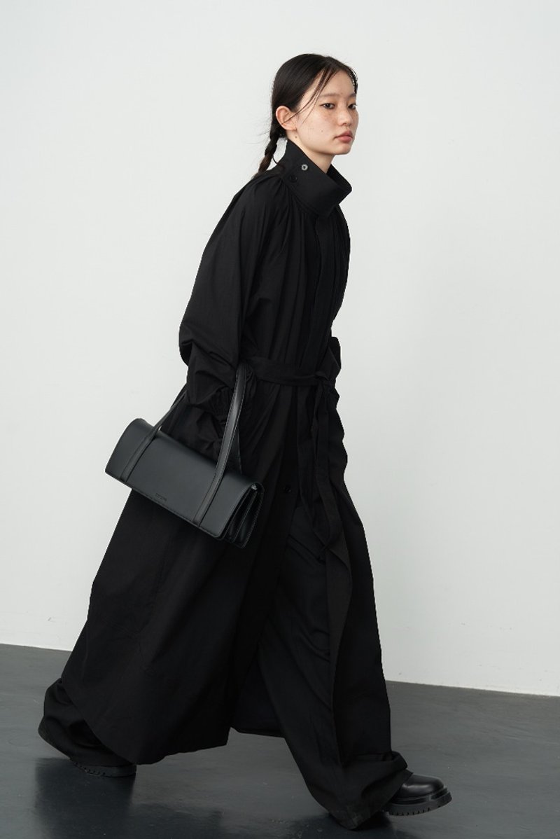 ENTANGLEMENT 暗門襟機能褶皺風衣 - 女西裝外套 - 其他材質 黑色