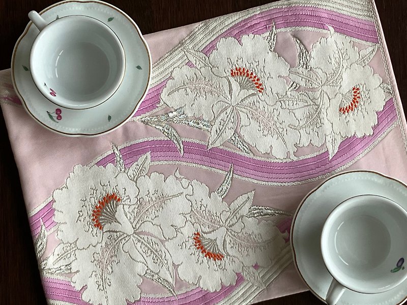 豪華　着物の帯の花瓶敷き - 餐桌布/桌巾/餐墊 - 絲．絹 粉紅色
