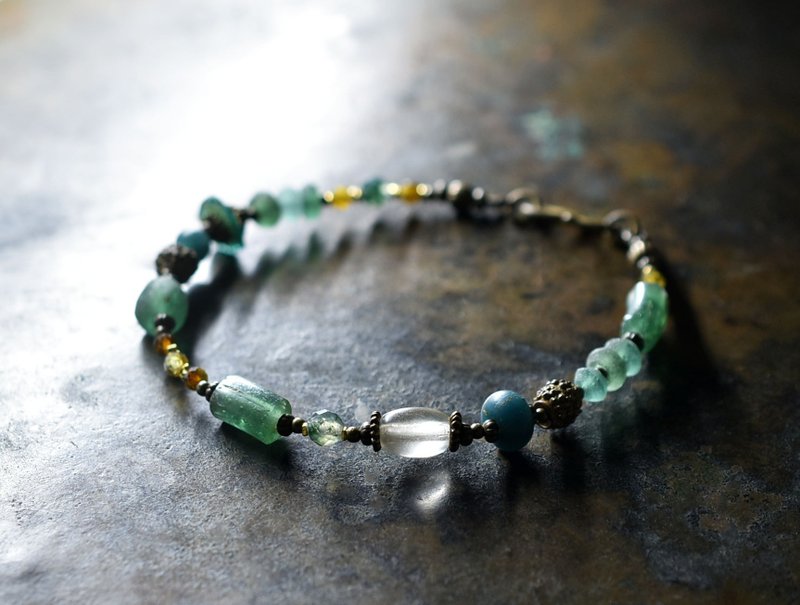 Earth colored Roman glass and antique Bohemian beads, brass, moss agate, labradorite bracelet - Bracelets - Glass Green