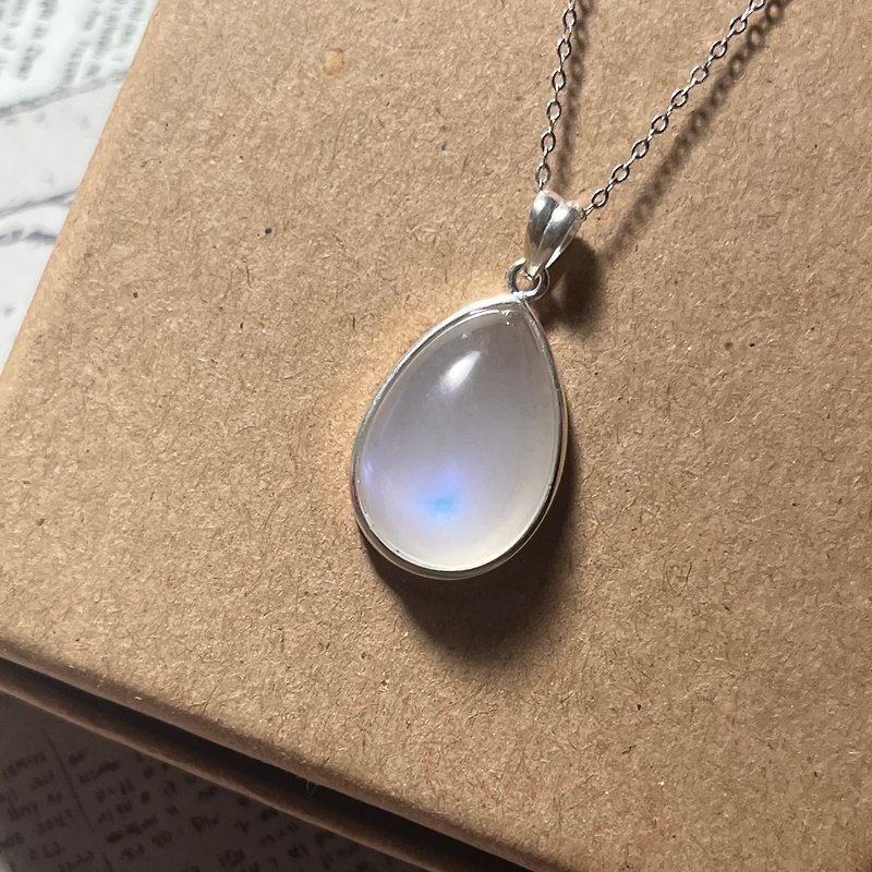 [Waiwai West Crystal] Blue Halo Moonstone Crystal Necklace - Necklaces - Gemstone Blue