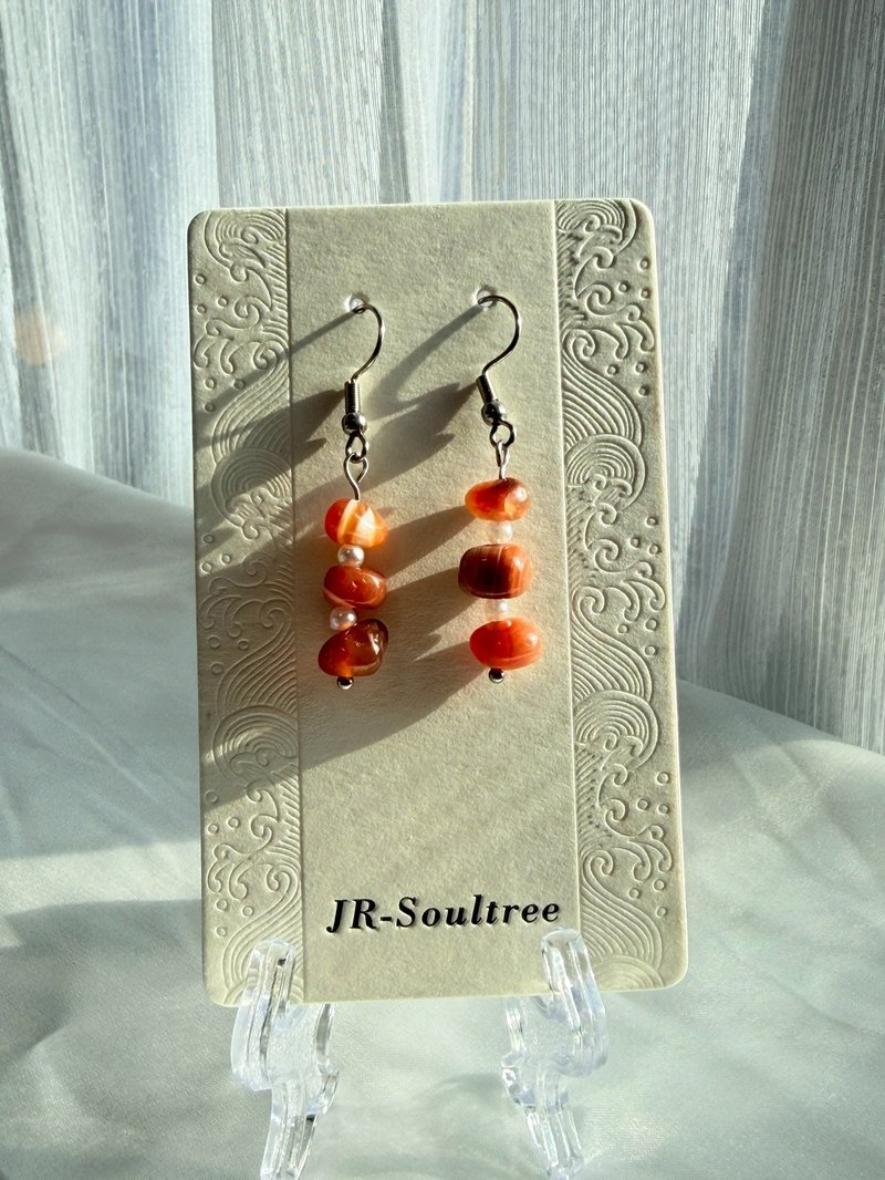 暖かな赤色の、たゆたう心｜レッドアゲート 天然石ピアス フックタイプ 結婚式 春節 慶事 開運 - ピアス・イヤリング - 宝石 レッド