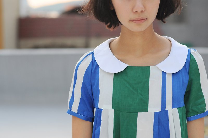 [Seasonal sale] Student collar green and blue geometric Japanese thin cotton long top - Women's Tops - Paper Blue