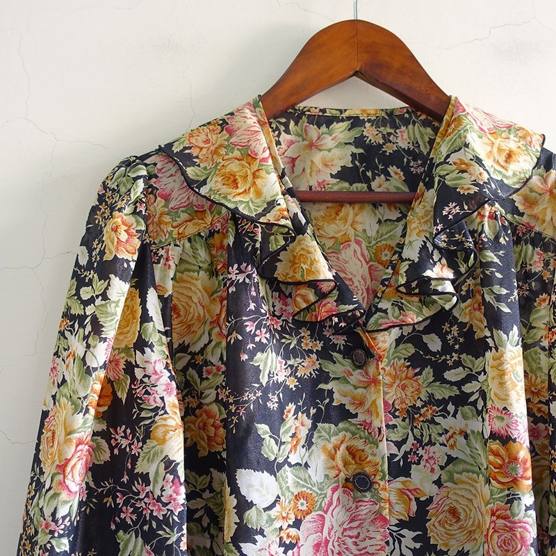 │Slowly│ 花邊領/古著上衣 │vintage.復古.文藝 - 女上衣/長袖上衣 - 聚酯纖維 多色