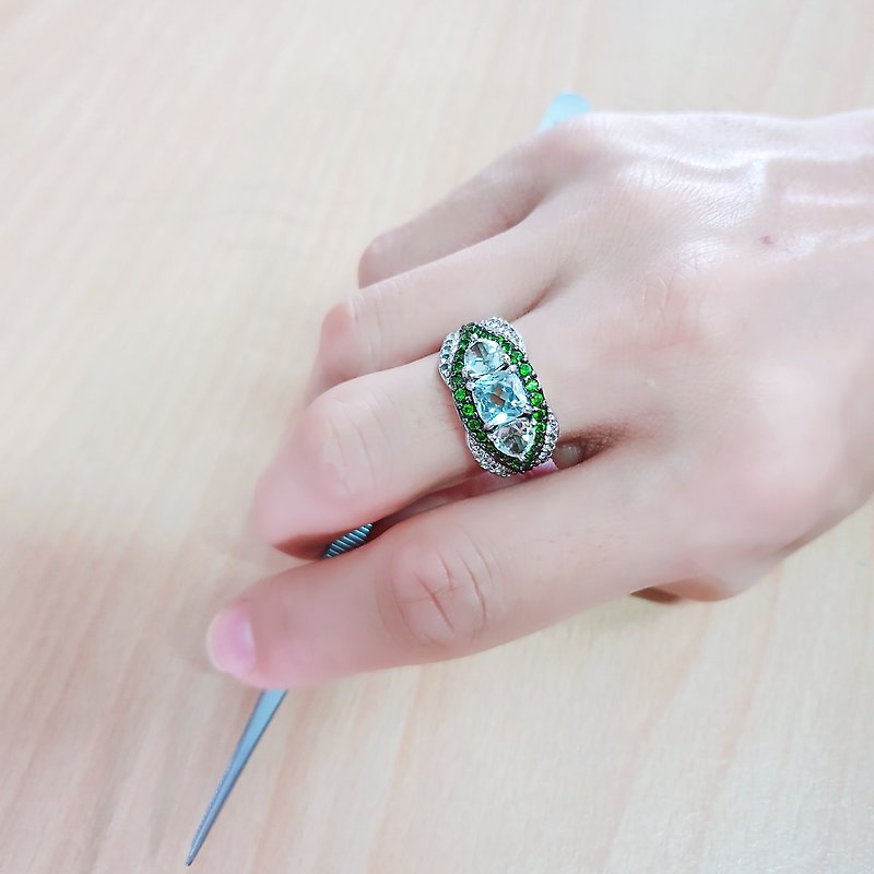 92.5 silver ring  green amethyst | white topaz | green garnrt.
