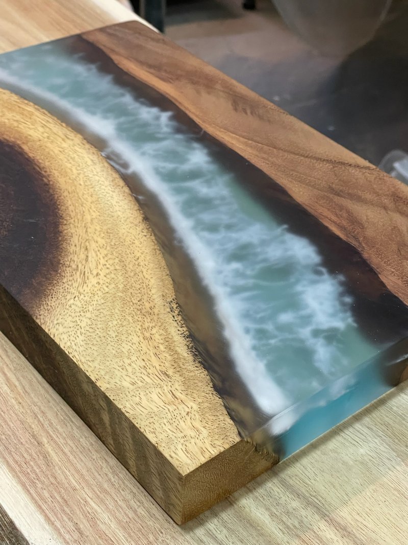 Marine resin walnut handmade tray/cutting board - Serving Trays & Cutting Boards - Wood Blue