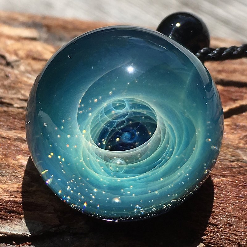 boroccus  The mysterious solid spiral design  Thermal glass  Pendant. - Necklaces - Glass Blue