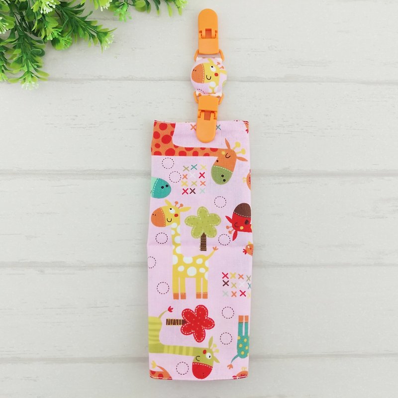 Happy giraffe. Double-sided cotton handkerchief + handkerchief clip (can be increased by 40 embroidered name) - ผ้ากันเปื้อน - ผ้าฝ้าย/ผ้าลินิน สึชมพู