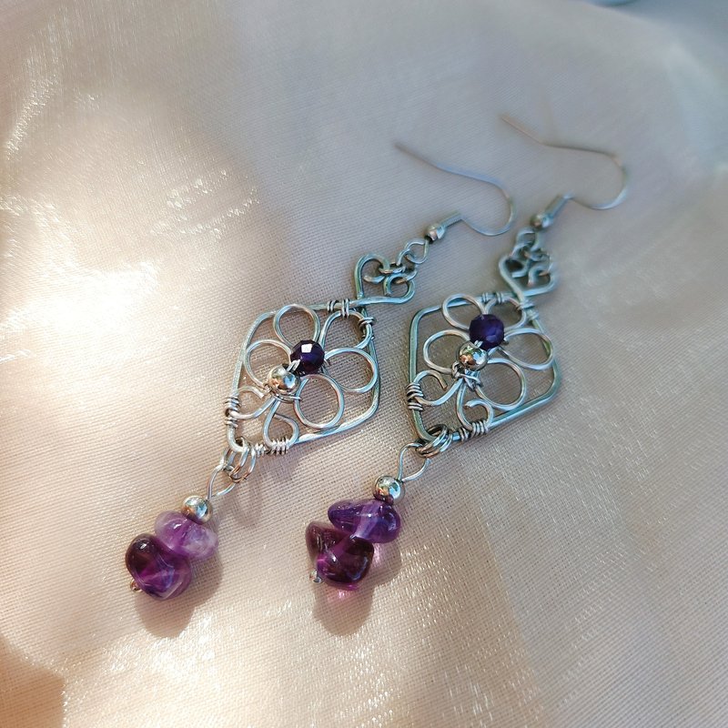 Amethyst Bloom - Handmade Wire Wrapped Earrings │ Soulful Companion - ต่างหู - เครื่องประดับพลอย สีม่วง