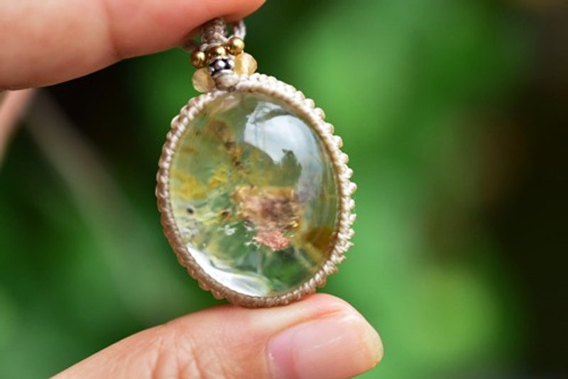 Flower lover and Yellow Flower Garden Quartz Macrame Pendant 631 - สร้อยคอ - เครื่องเพชรพลอย สีใส