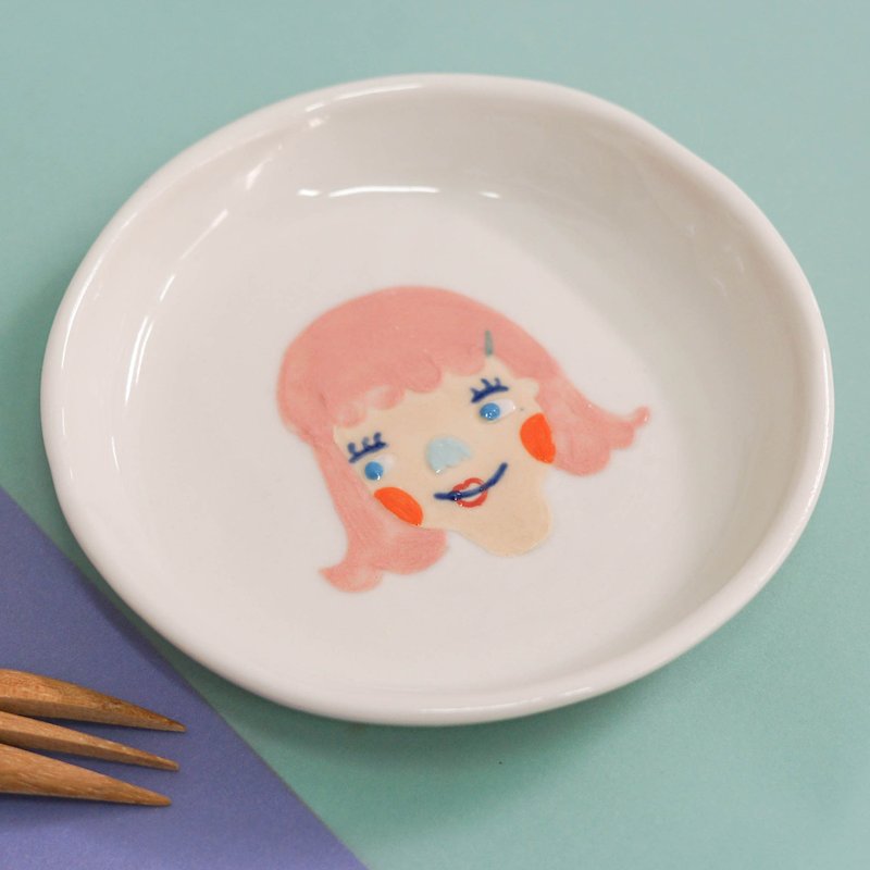 LITTLE GIRL SAUCER - Coasters - Pottery 