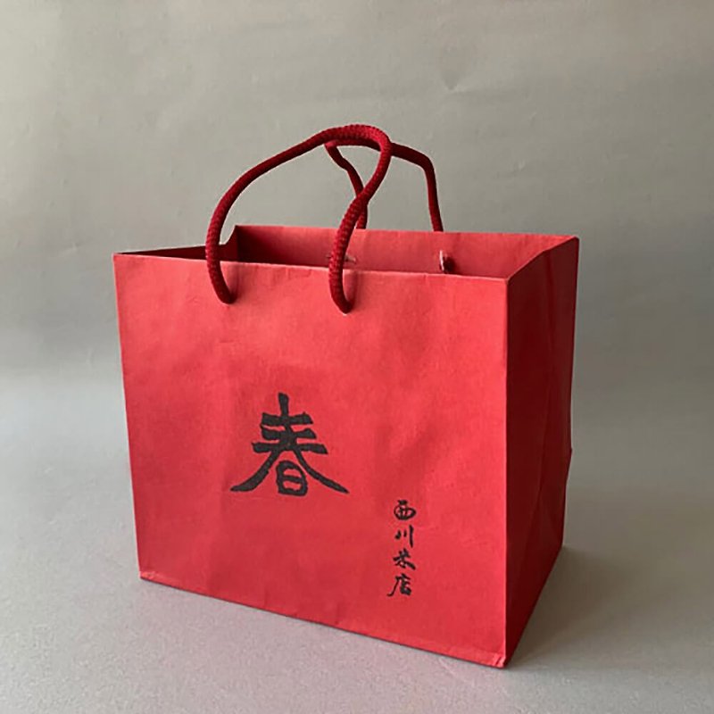[Limited to the Chinese New Year] Blessing Spring Character Red Paper Bag_Concessionary Purchase - กล่องของขวัญ - กระดาษ สีแดง