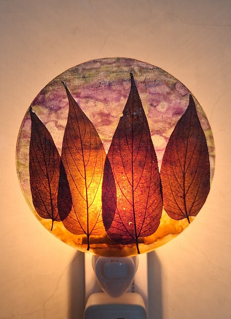 Pressed flower nightlight, Home Decor,Hand craft - โคมไฟ - พลาสติก หลากหลายสี