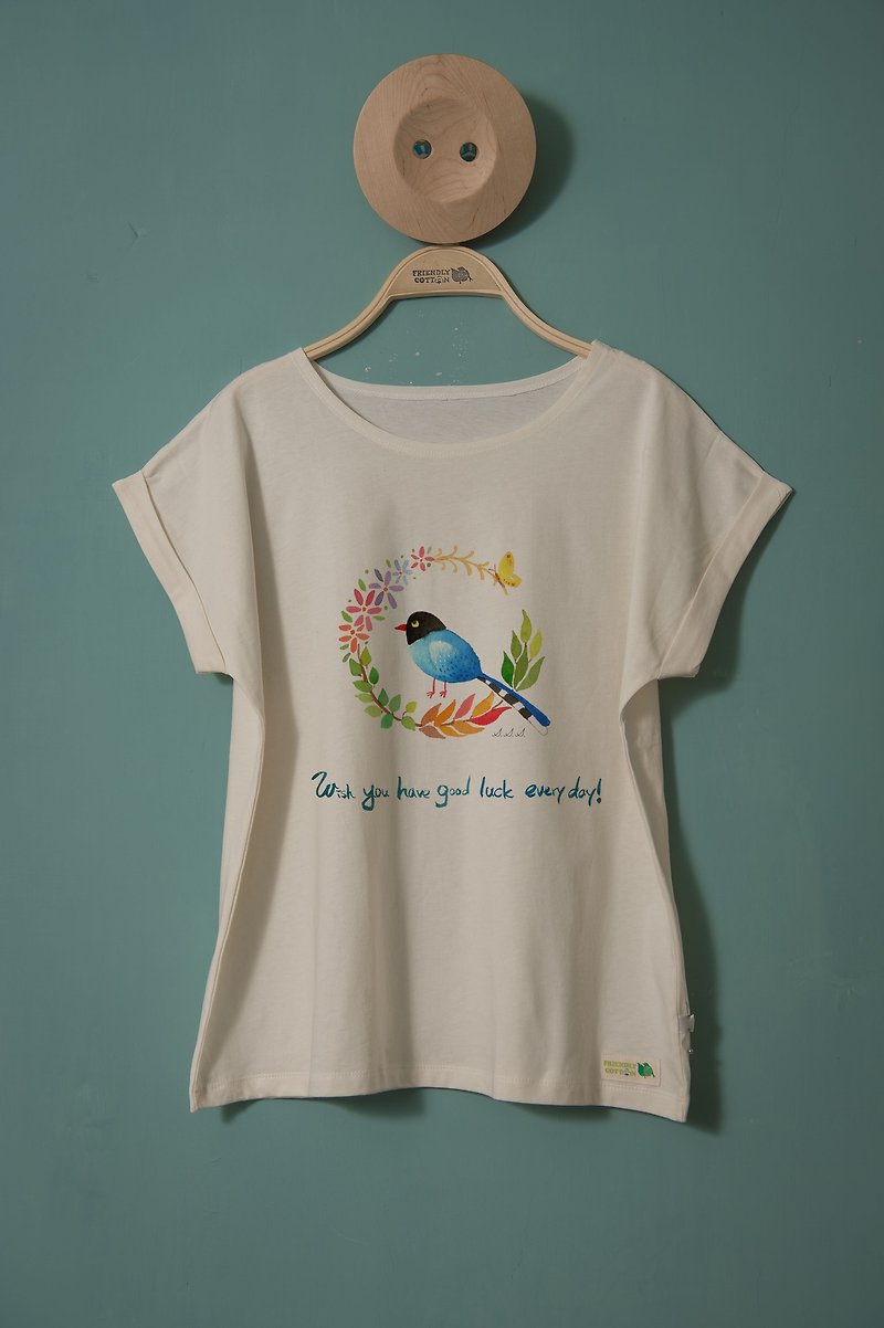 ~Taiwan blue magpie~Folded sleeve width T unique hand-painted style unique sense material comfortable and breathable - Women's T-Shirts - Cotton & Hemp White