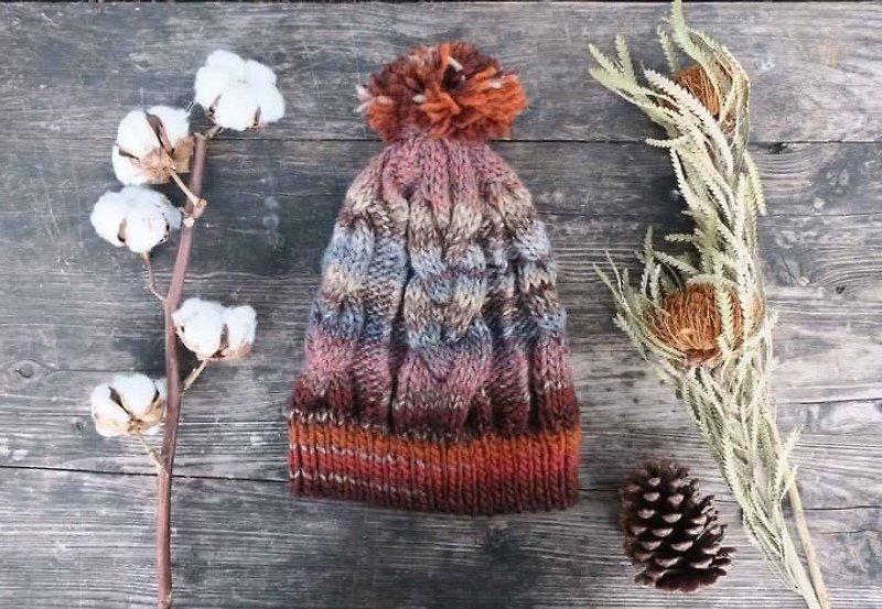 阿母100%的手作帽-麻花編織毛球帽-楓葉漸層/禮物 - 帽子 - 紙 橘色