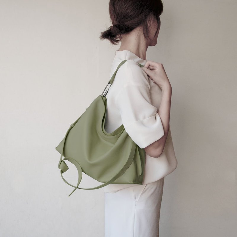 Valley Hobo Bag-Moss - กระเป๋าแมสเซนเจอร์ - หนังแท้ สีเขียว