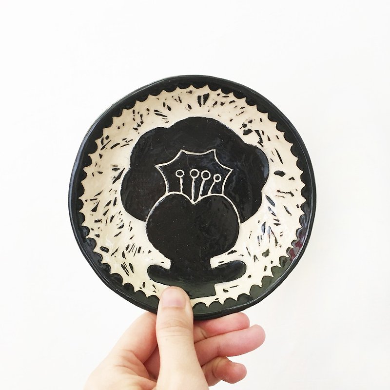 Black / plant / flower / snack plate / cake tray - Small Plates & Saucers - Pottery Black