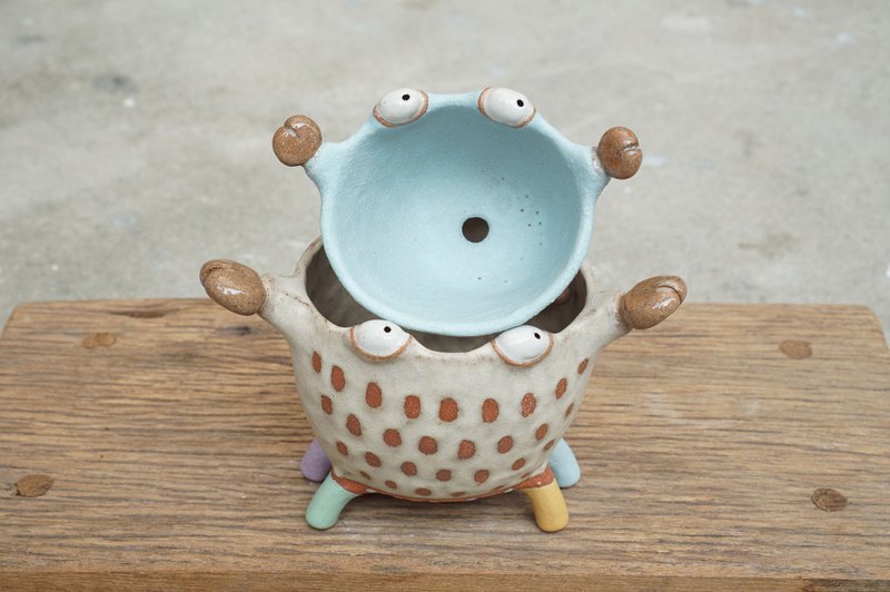 Crab plant pot handmade ceramic, set of 2 - 盆栽/植栽 - 陶 多色