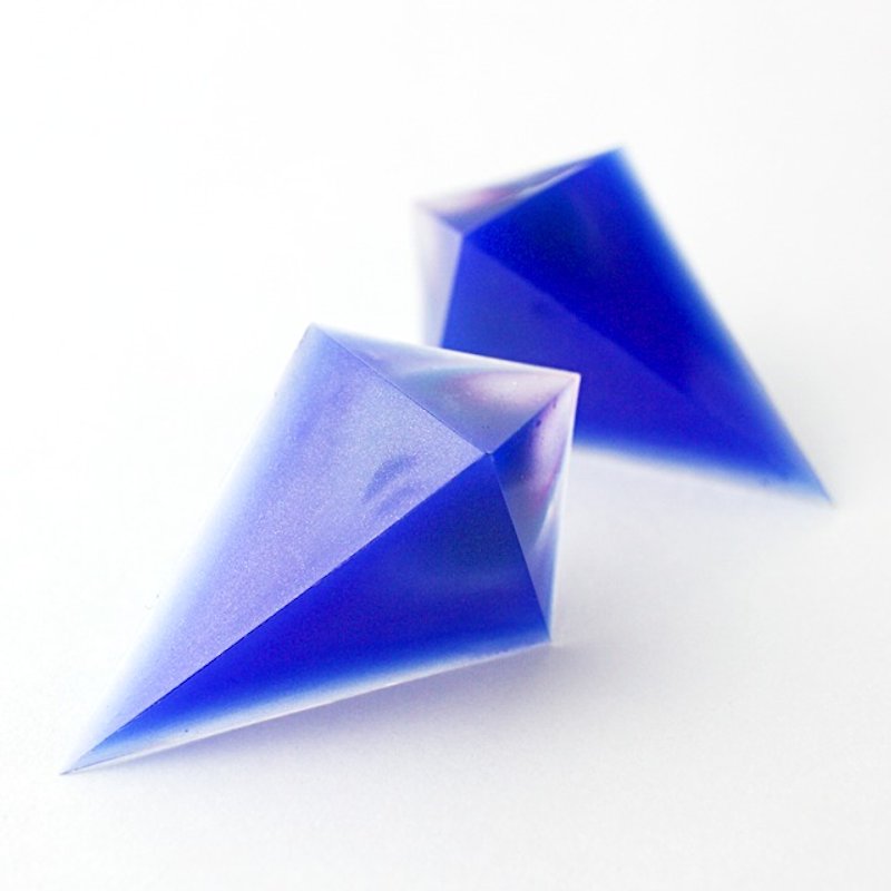 Acute angle pyramid Thermo Pierce (thunderclap of fine weather) - Earrings & Clip-ons - Other Materials Blue