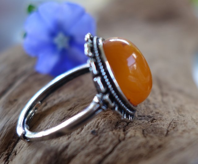 Antique Amber shops Ring