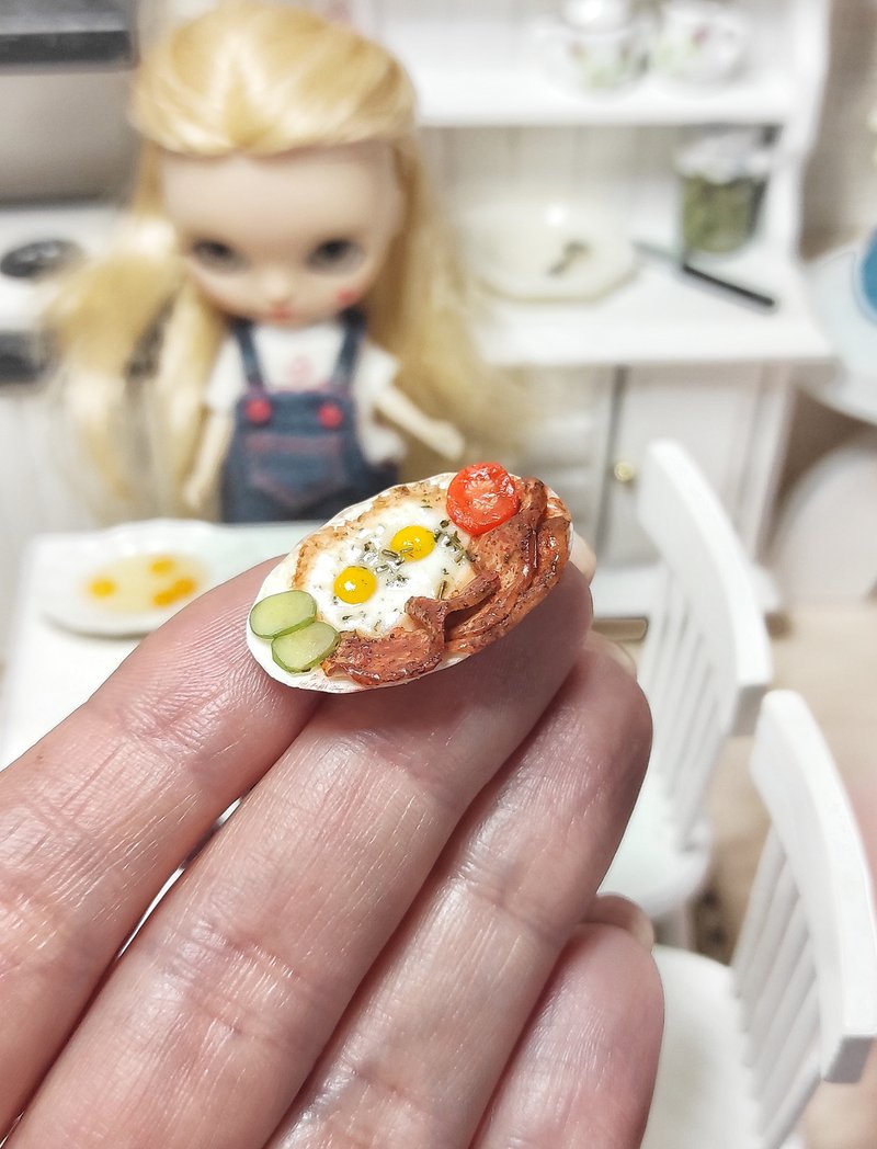 Small food, micro, miniature, breakfast for dolls, scale 1 12, scrambled eggs - Stuffed Dolls & Figurines - Clay 
