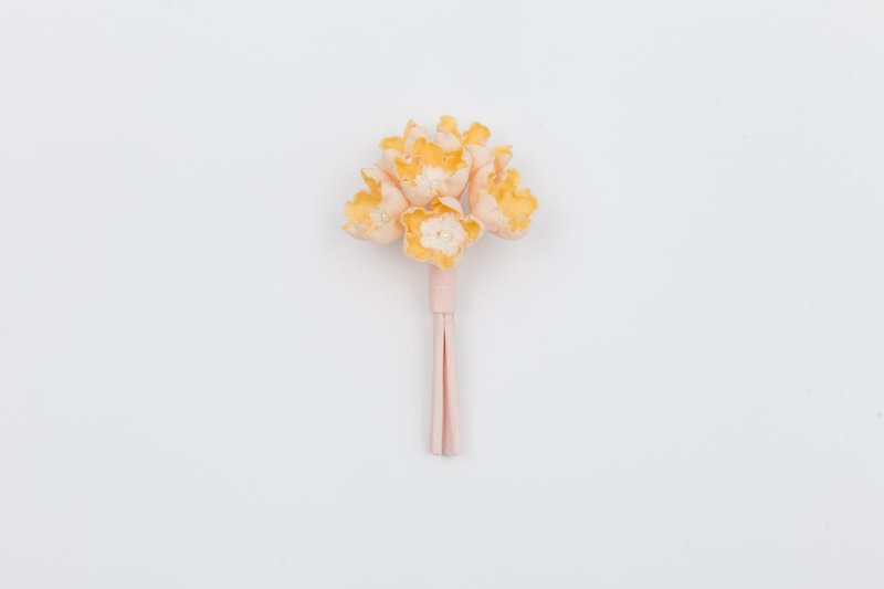 Daisy plant retro brooch corsage bouquet hand-made cotton Linen fabric design - เข็มกลัด - ผ้าฝ้าย/ผ้าลินิน 