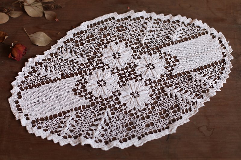 [Good day fetish] Germany vintage antique hand-woven roll lace-004 - Items for Display - Cotton & Hemp White