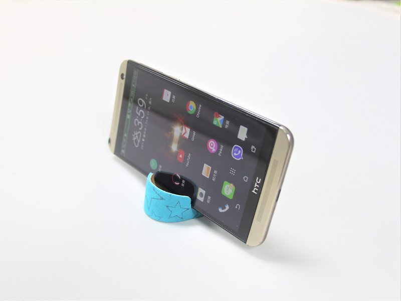 Simple mobile phone holder key ring/It's easy to watch videos/Turkish blue - ที่ห้อยกุญแจ - หนังแท้ สีน้ำเงิน