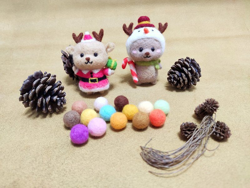 Christmas Reindeer-Wool Felt Decoration - ตุ๊กตา - ขนแกะ หลากหลายสี