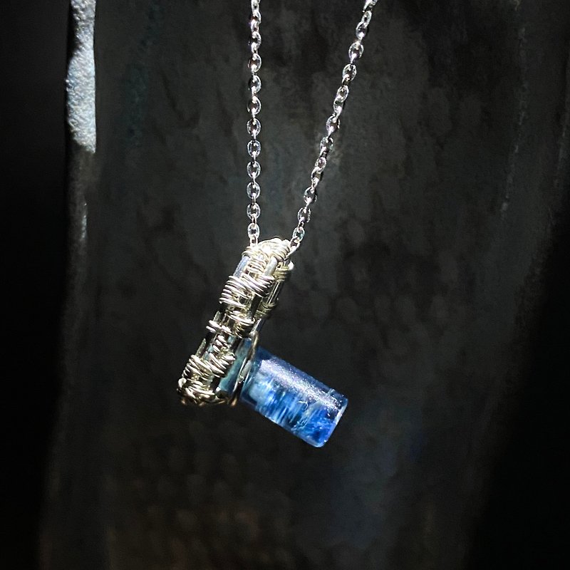 【獨一無二款】 藍晶石項鍊 金屬編織(含銀鍊) - 項鍊 - 水晶 藍色
