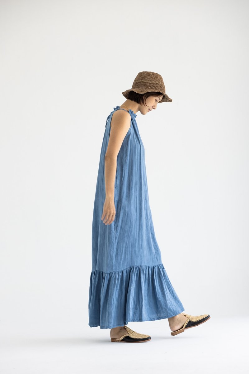 Lace Neck Tie-Back Sleeveless Dress_Sky Blue - ชุดเดรส - ผ้าฝ้าย/ผ้าลินิน สีน้ำเงิน