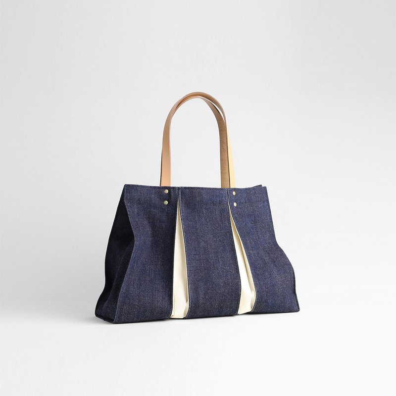 KOSHO ougi denim Tote Bag WH Made in Japan lightweight with snap fastener - กระเป๋าถือ - ผ้าฝ้าย/ผ้าลินิน ขาว