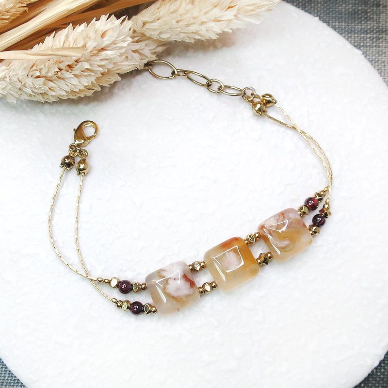 VIIART。掌中花。櫻花瑪瑙石榴石手鍊|飄紅果凍溫柔感婚紗白花 - 手鍊/手鐲 - 寶石 紅色