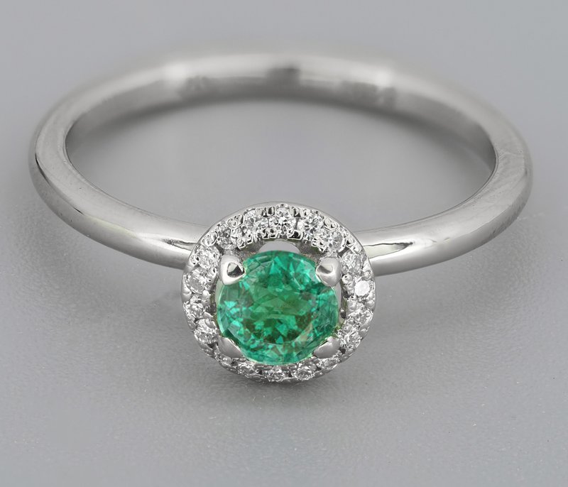 Emerald and diamonds engagement gold ring. - 戒指 - 貴金屬 金色
