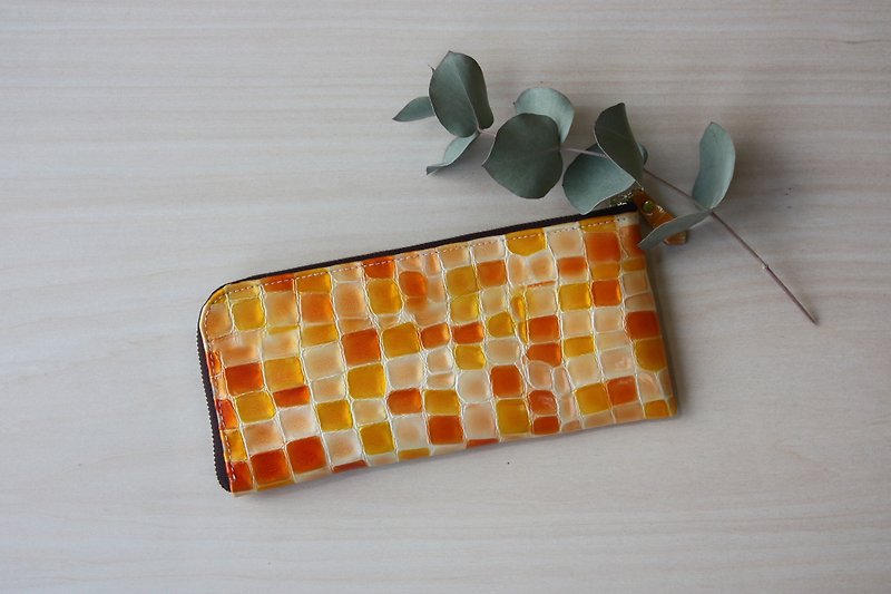 Slim long wallet with stained glass pattern orange - กระเป๋าสตางค์ - หนังแท้ สีส้ม