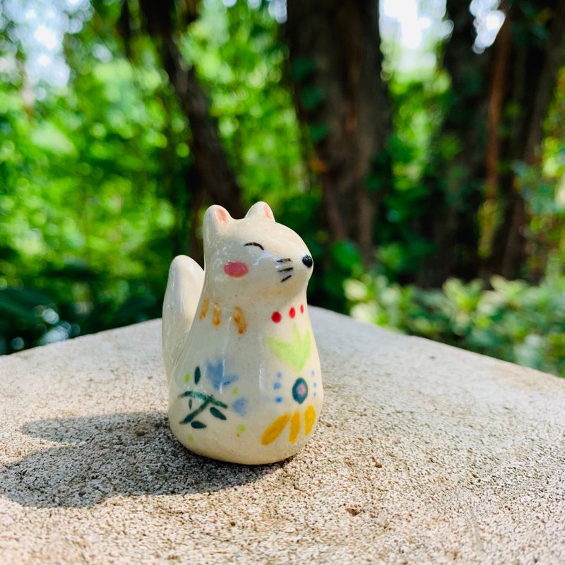 A Lu 小狐狸迷小花器 /手做手繪 (僅此一件) - 花瓶/花器 - 陶 多色