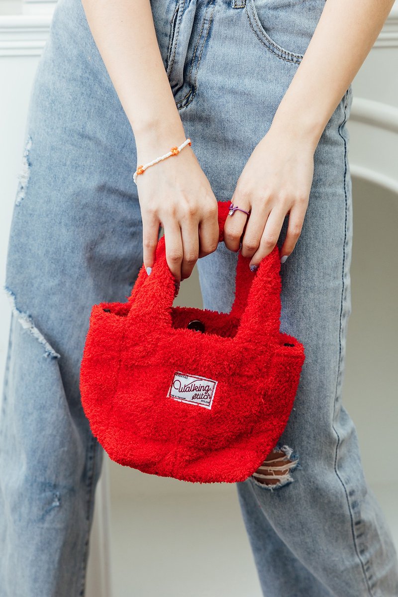 Fluffy Handbag : Red - 公事包 - 其他材質 紅色