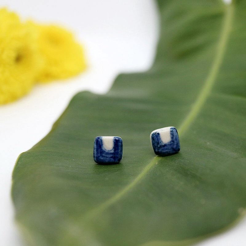 Blue Square earring - 耳環/耳夾 - 陶 