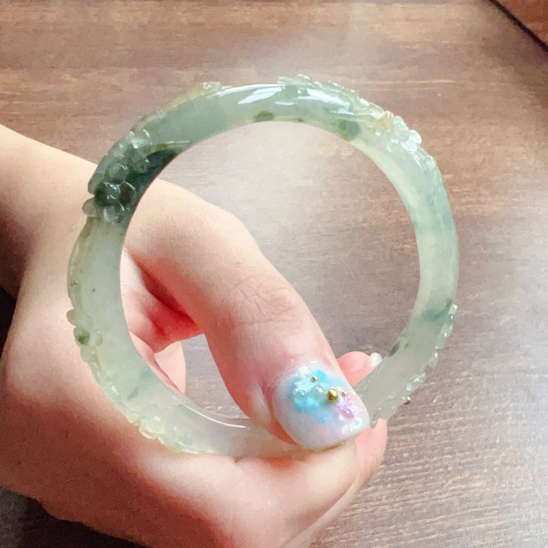冰種飄花翡翠雕花貴妃手鐲 | 16.5圍 | 天然緬甸玉翡翠A貨 | 送禮 - 手鍊/手環 - 玉石 多色